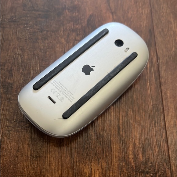 Apple Wireless MagicMouse - Picture 2 of 2